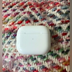 Apple White Earbud Headphones